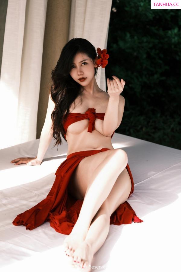 尹甜甜  [XiuRen]高清写真图 2023.04.23 No.6617 尹甜甜 万宁旅拍第8张图片